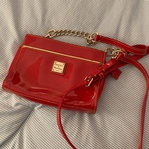 Adorable Dooney patent crossbody